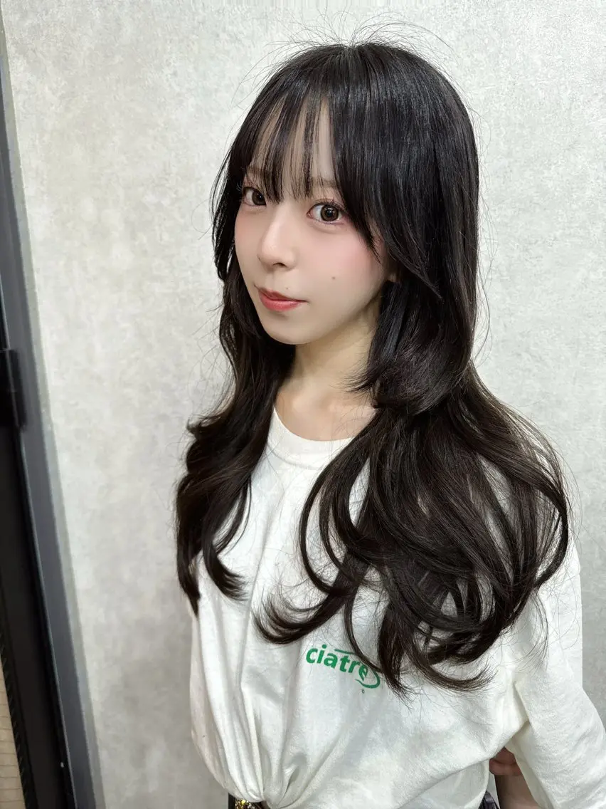 ロング カラー レイヤーカット AIRI layer cut hairのヘアスタイル