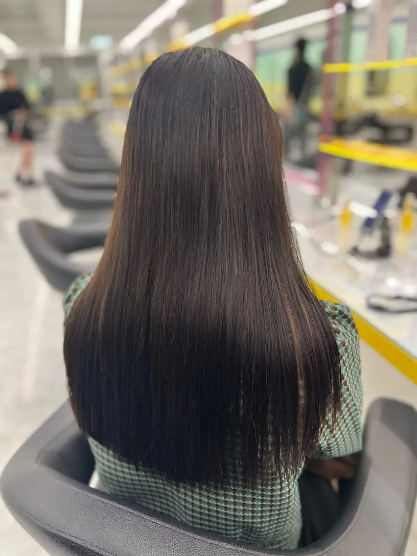 ロング カラー ハイトーンカラー 🦄レイヤーカットのヘアスタイル