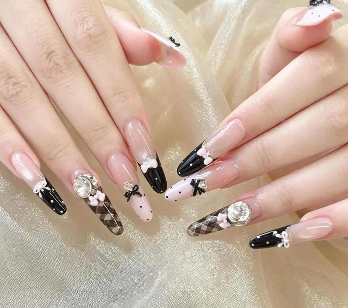 ネイル ハンドネイル 🎀 NaNa_nailのネイルデザイン