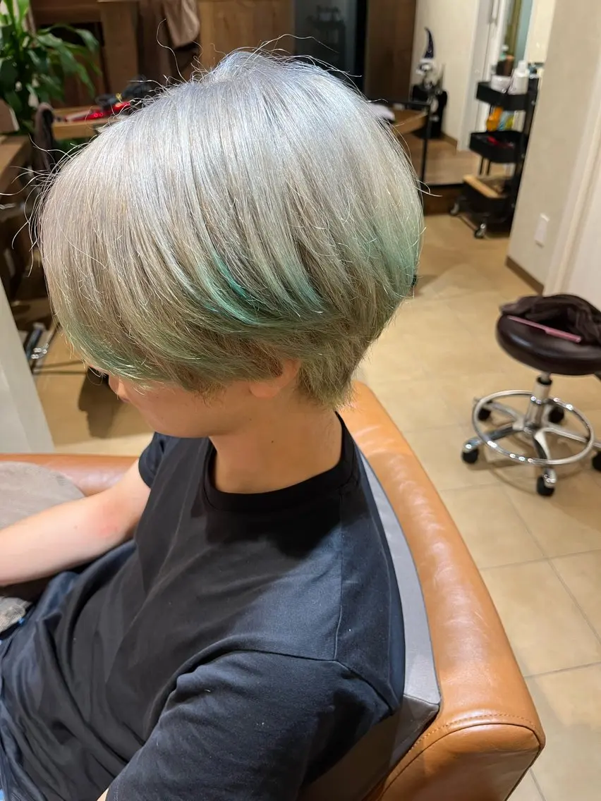 ショート カラー デザインカラー ヘアカラー end roll りんのヘアスタイル
