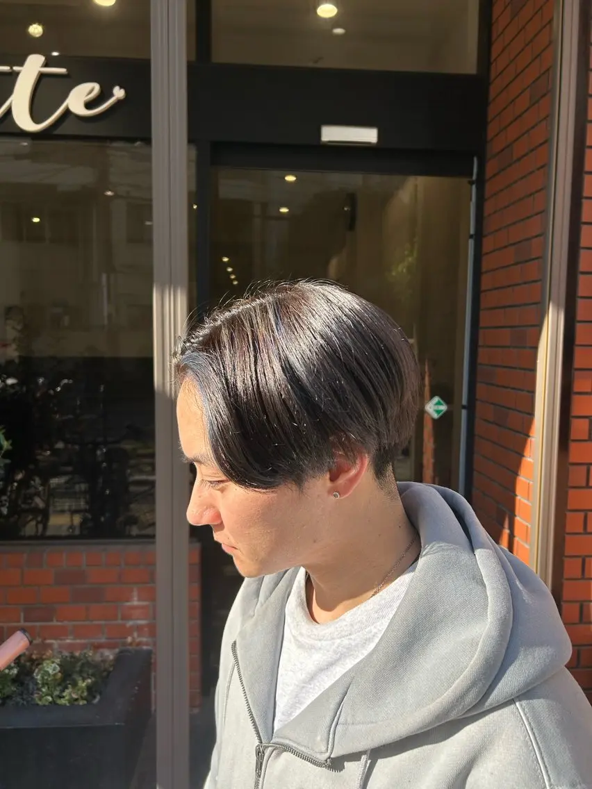 ショート カラー メンズ メンズメッシュ ブルーカラー デザインカラー メッシュ ヘアカラー トリートメント cocotte 💟草間紫音💟のヘアスタイル