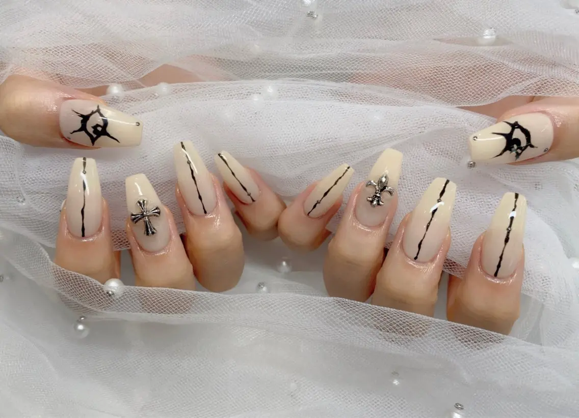 ネイル I-nailロング /ワンホン/キラキラのネイルデザイン