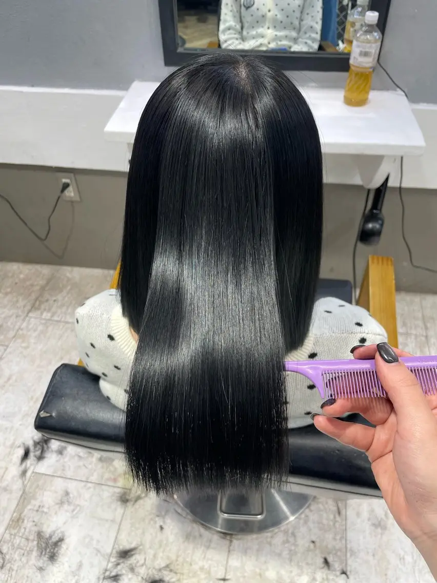ミディアム カット 縮毛矯正 gisel エリナのヘアスタイル