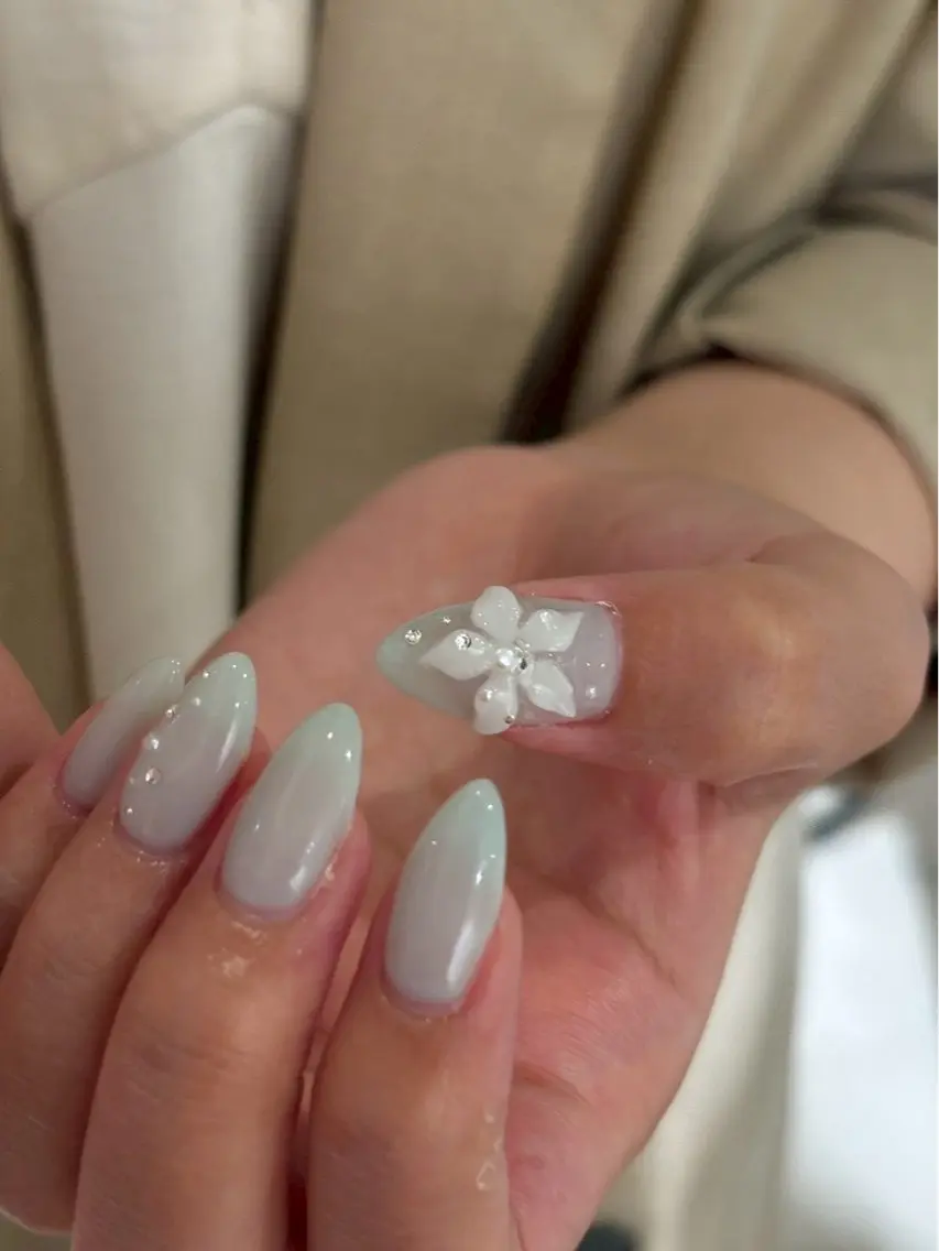 ネイル 山元 美愛のネイルデザイン