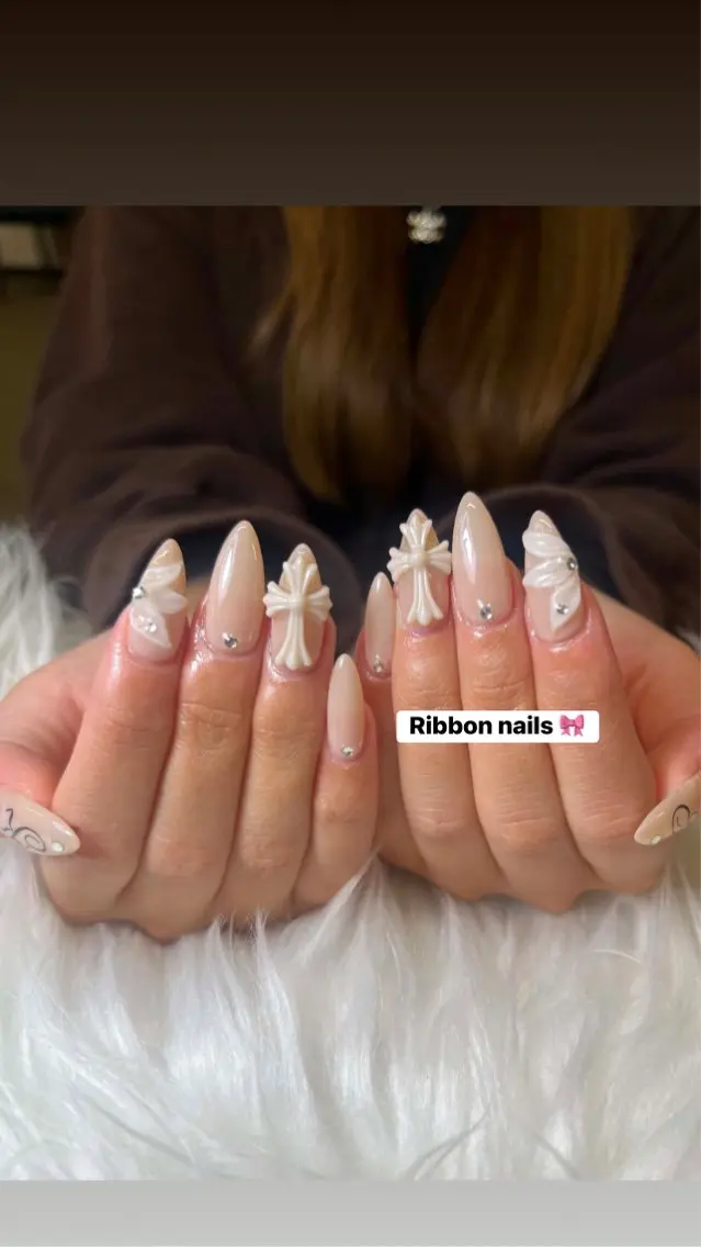 ネイル アートネイル ストーンネイル ネイルチップ NiJi Nailsのネイルデザイン