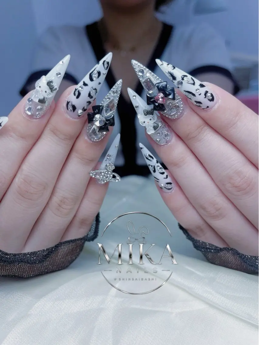 ネイル ハンドネイル フットネイル Rina Mika Nailsのネイルデザイン