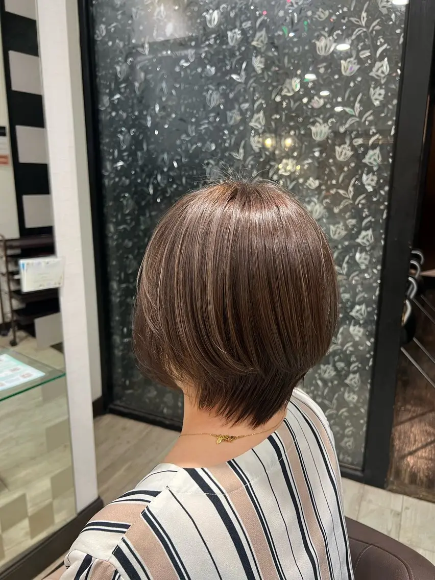 【再来30日以内】カット+ヘアカラーの写真