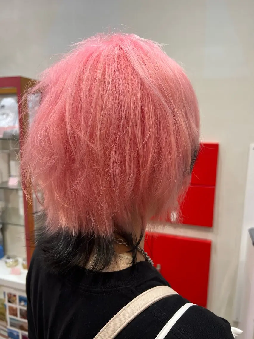 ショート カラー ピンクカラー ウルフカット ヘアカラー まさき✂︎ /ブリーチカラーのヘアスタイル