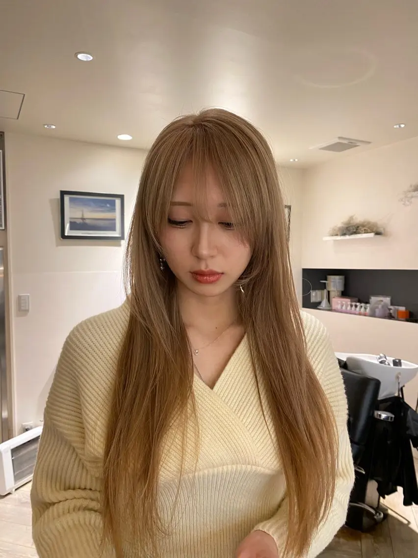 ロング カラー ブリーチ ヘアカラー ナチュラルヘア🫧 ナナミのヘアスタイル