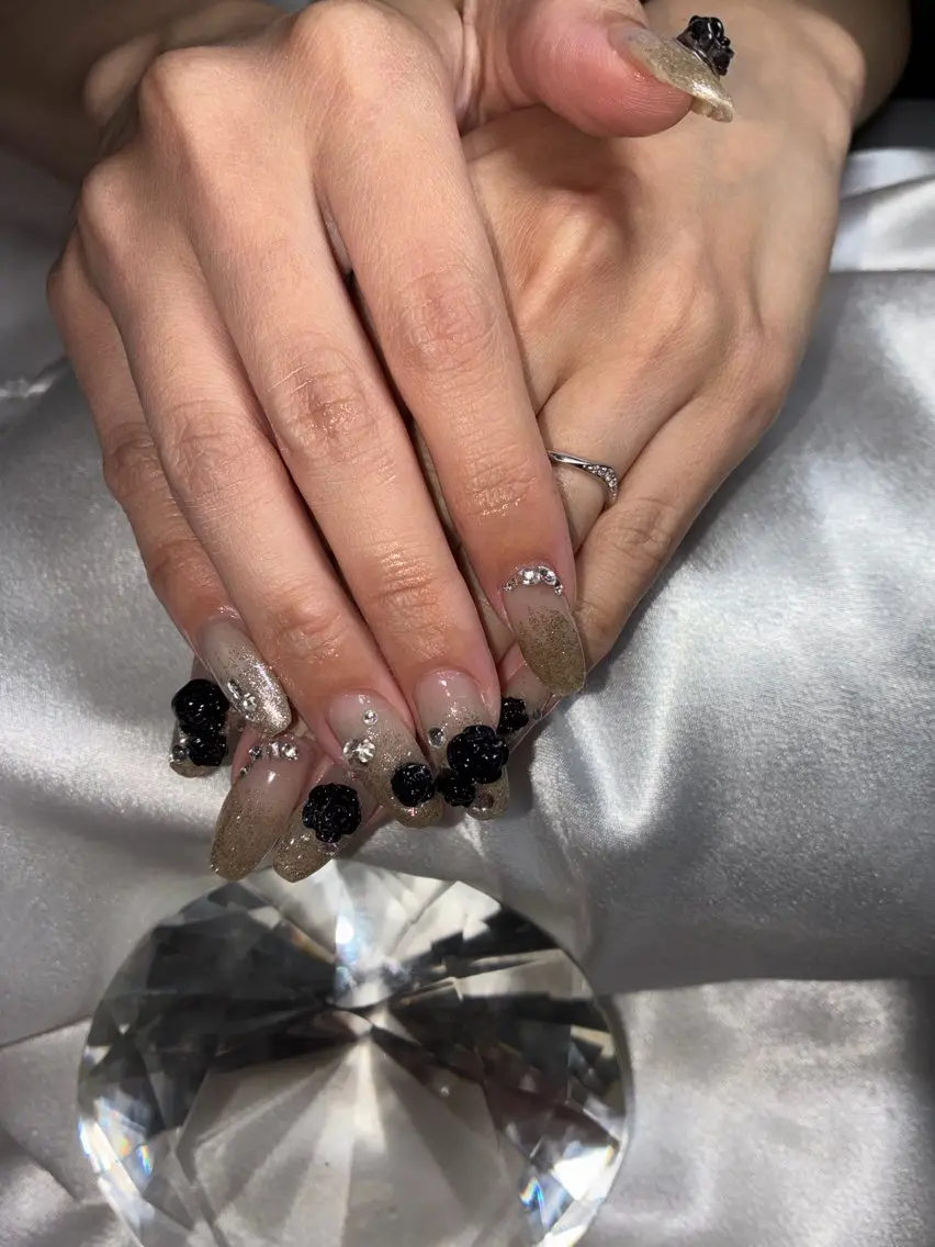 ミディアム ハンドネイル YOKOSUKA NAILS💅✨のネイルデザイン