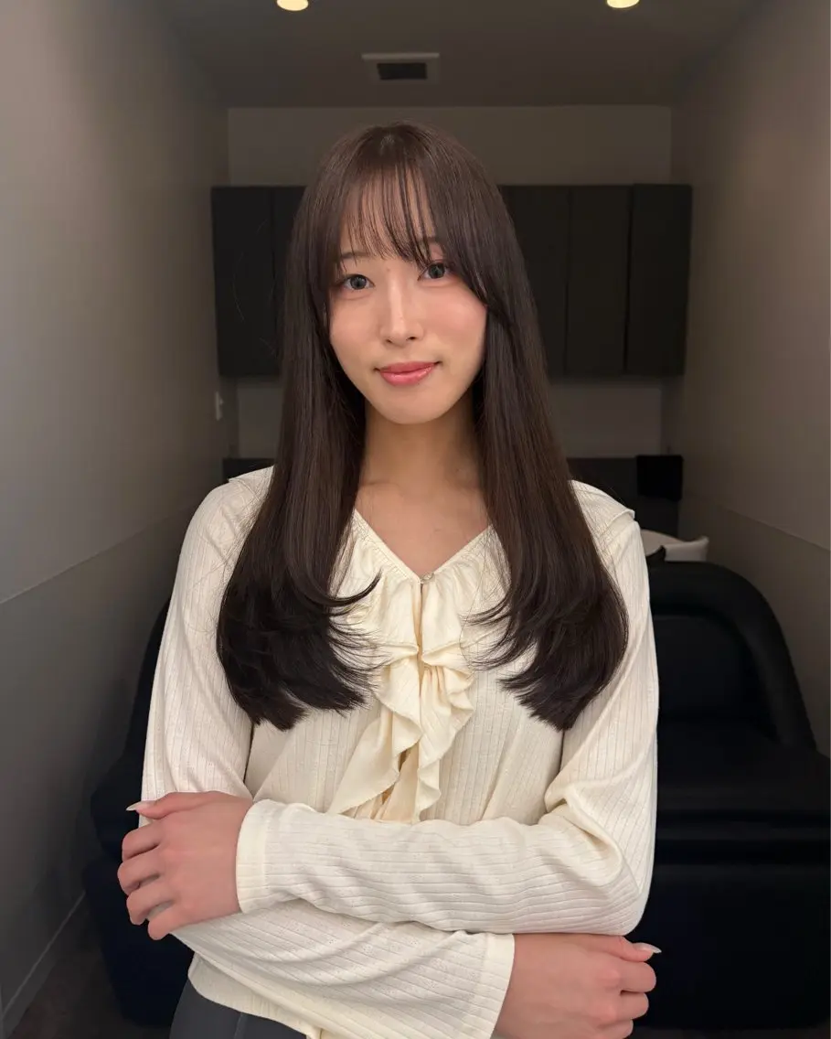 ロング トリートメント レイヤーカット 顔周りカットYUKIのヘアスタイル