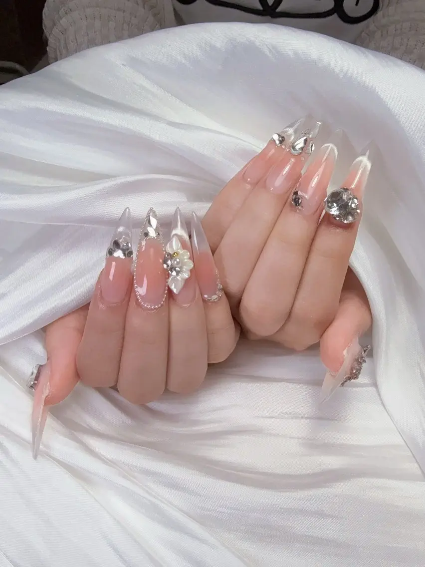 ネイル W·mai nail 関内のネイルデザイン