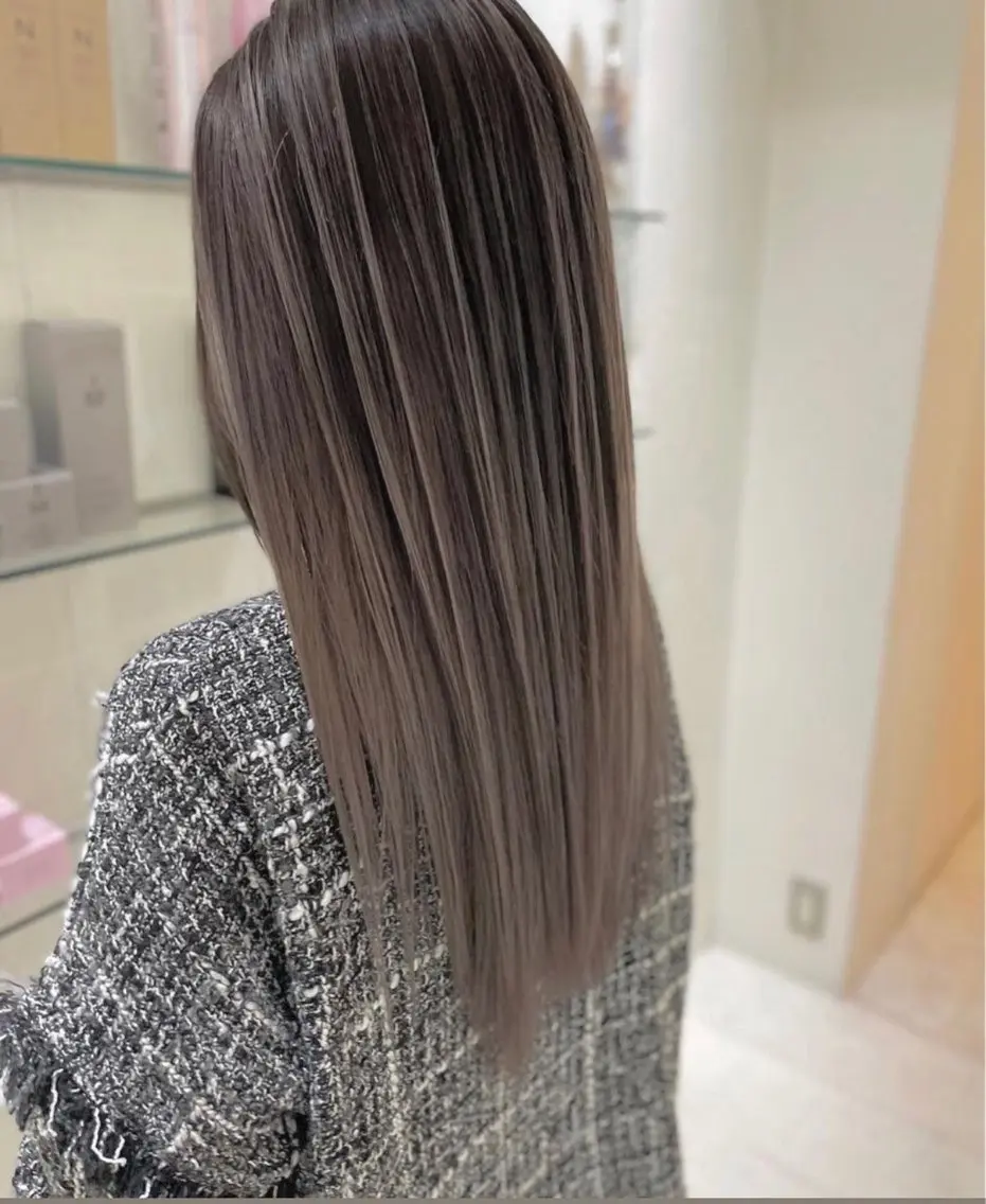 ロング カラー アッシュ アッシュブラウン ブラウンカラー 透明感カラー ハイライトカラー ヘアカラー トリートメント 河合秀明/ショート /ボブ/レイヤーのヘアスタイル