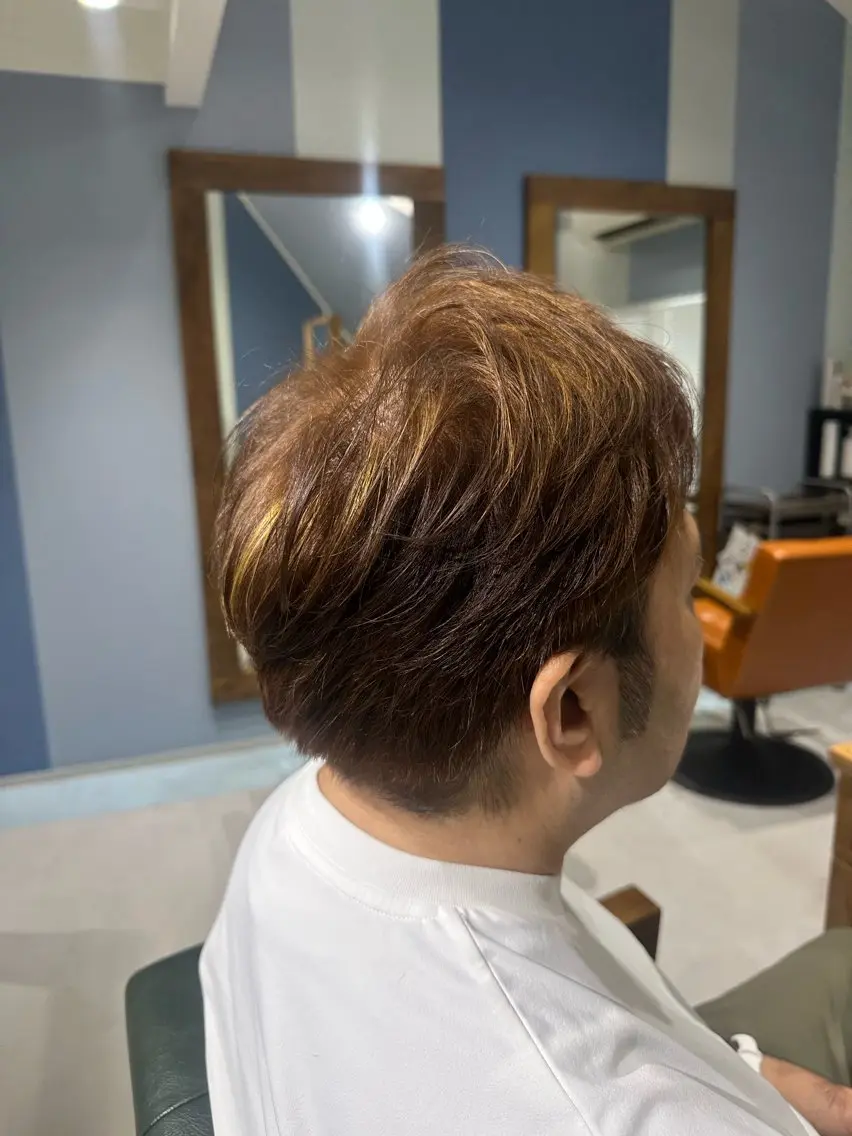 ショート カラー ハイライトカラー ハイライト ヘアカラー 足立 芹音のヘアスタイル