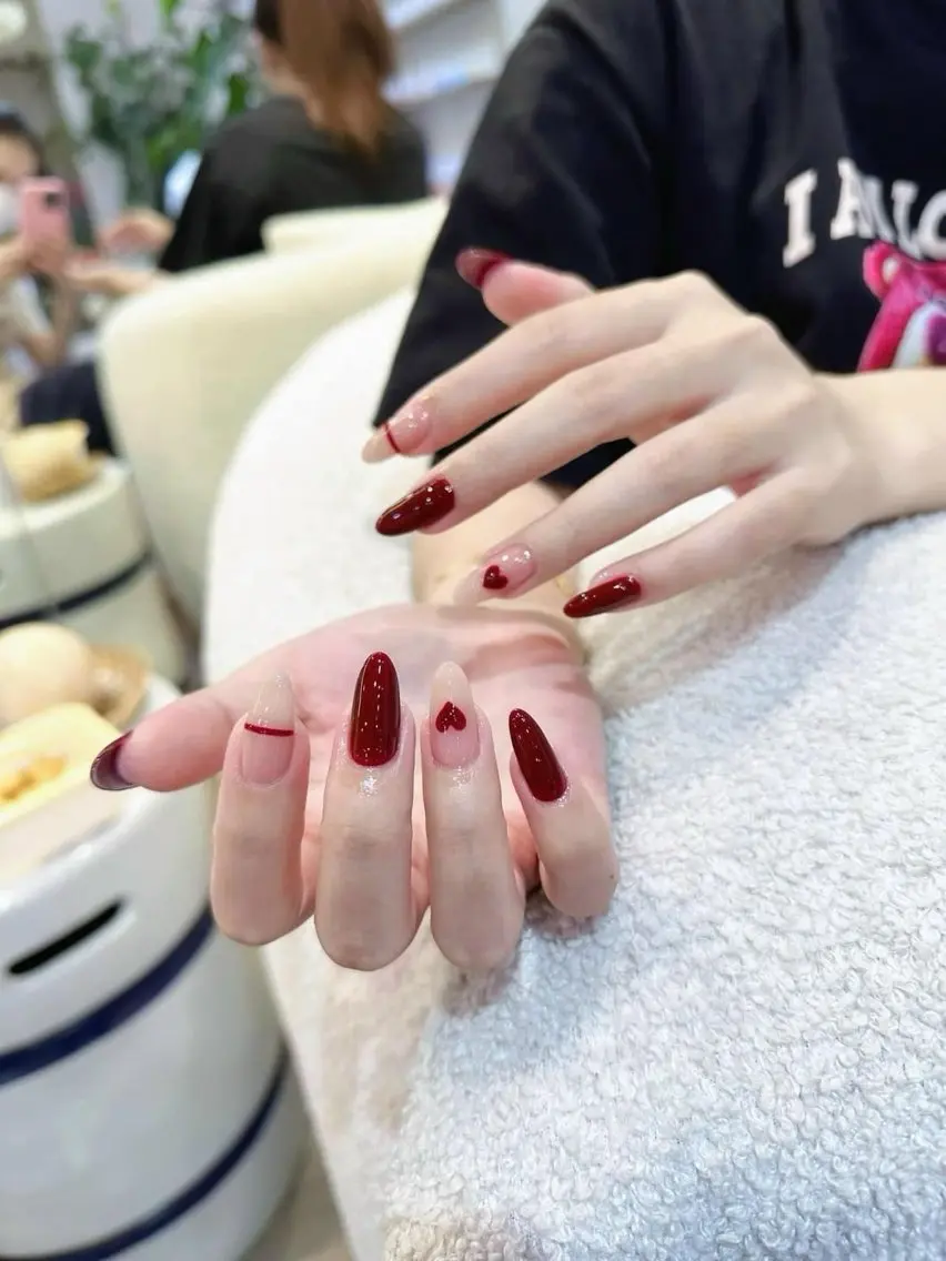 ネイル グラデーション キラキラネイル ワンカラーネイル 冬ネイル Jenn Nail Salonのネイルデザイン