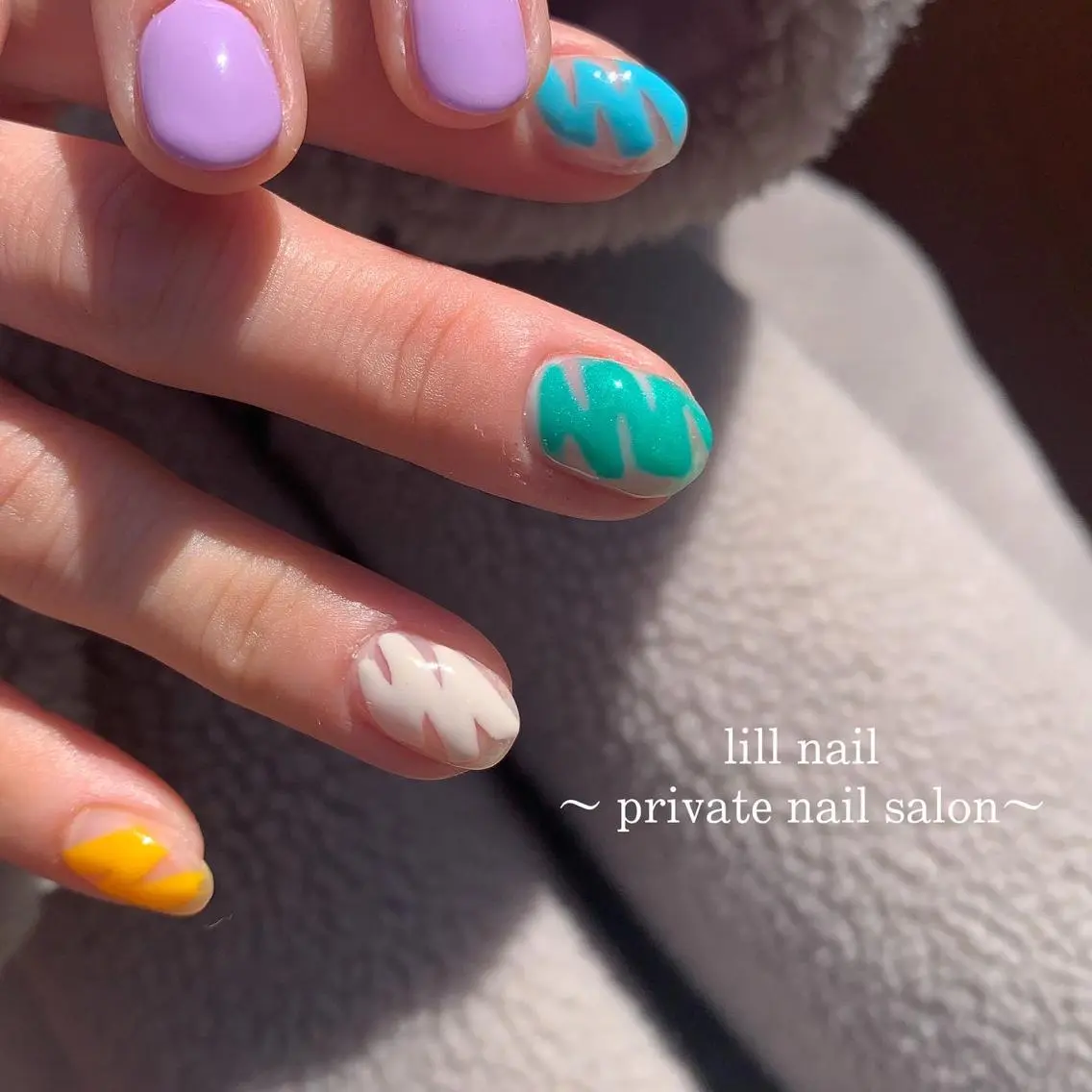 ミディアム pllia beautyのネイルデザイン