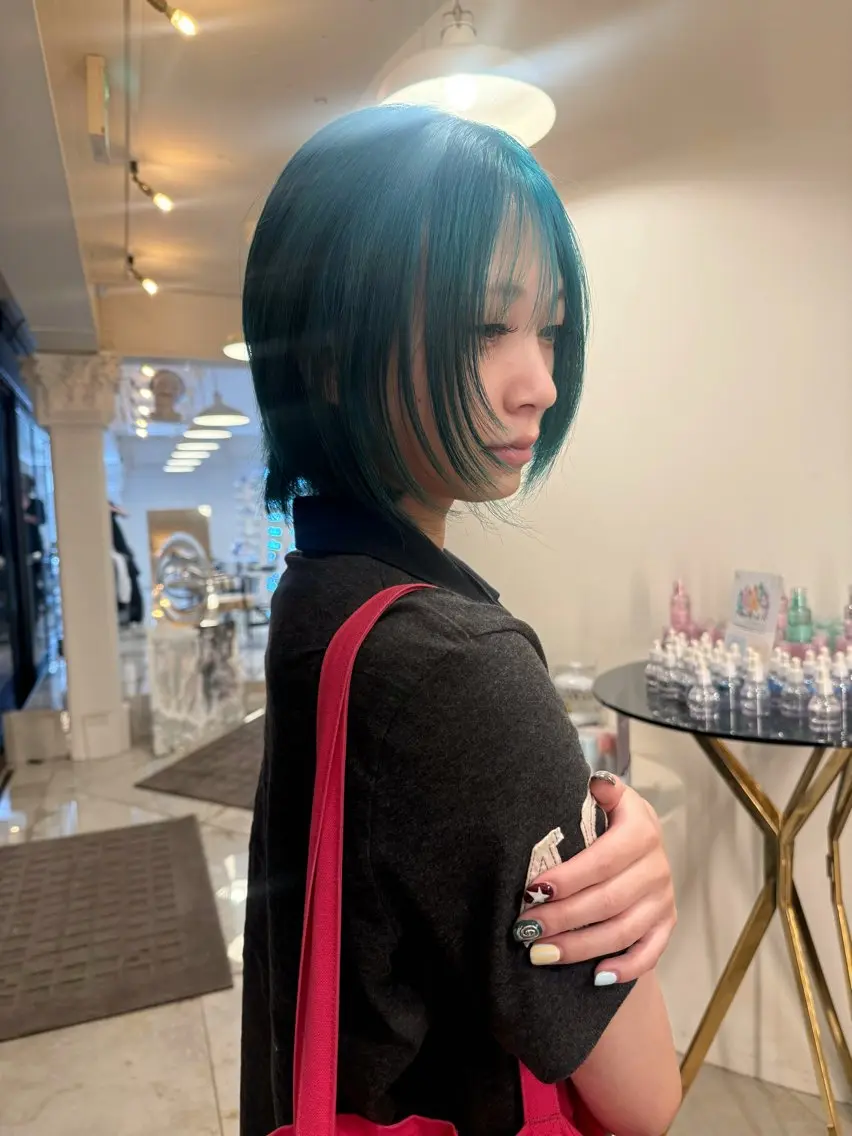 ショート カラー ブルーカラー ハイトーンカラー AI/原宿/ ハイトーン/ブリーチのヘアスタイル