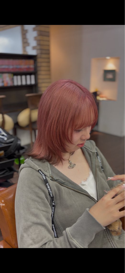 ミディアム カラー デザインカラー ハイトーンカラー ボブ 顔まわりレイヤー 顔周りカット 本間友也/透明感 /ハイトーンのヘアスタイル