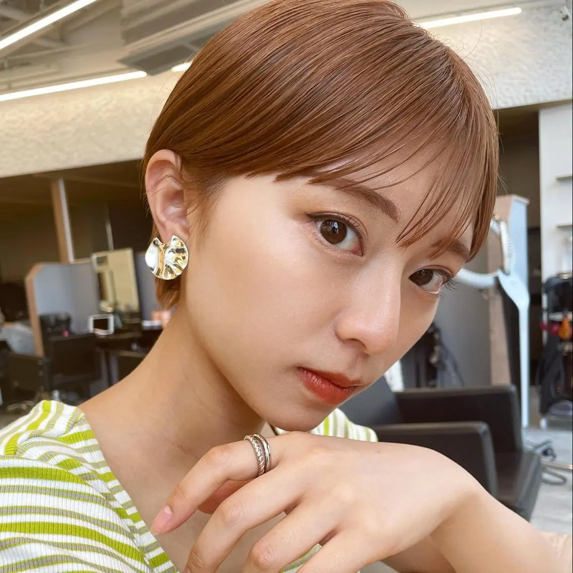 ショート カラー ブラウンカラー オレンジ オレンジブラウン ショートヘア ヘアカラー レイヤーカット/透 明感カラー/西田祐賀のヘアスタイル