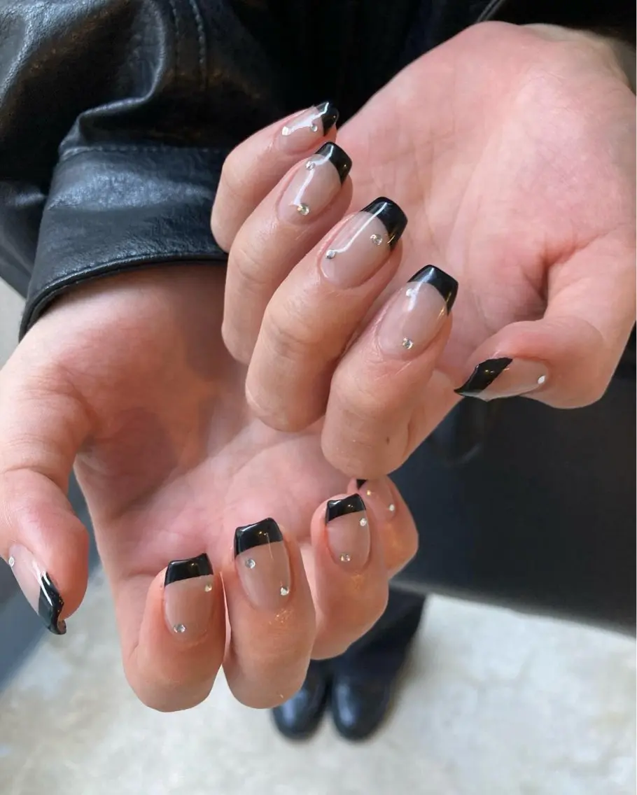 ネイル フレンチネイル ストーンネイル ハンドネイル DEEP nail salonのネイルデザイン