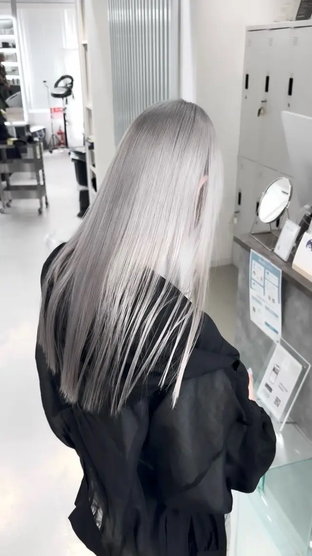 ロング カラー グレージュ カット ヘアカラー トリートメント ブリーチ特化 / share 元太のヘアスタイル