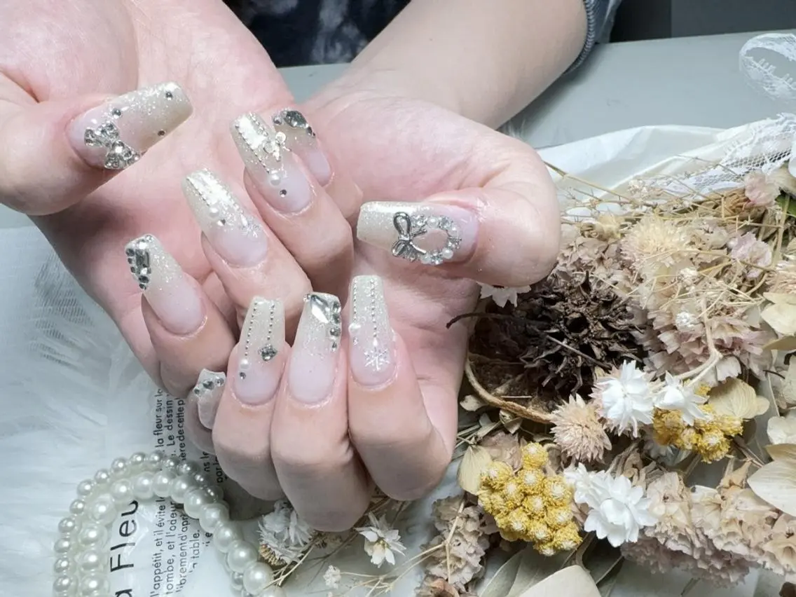 メンズ ネイル アートネイル フレンチネイル ジェルネイル キラキラネイル パラジェル Bloom kabukiのネイルデザイン