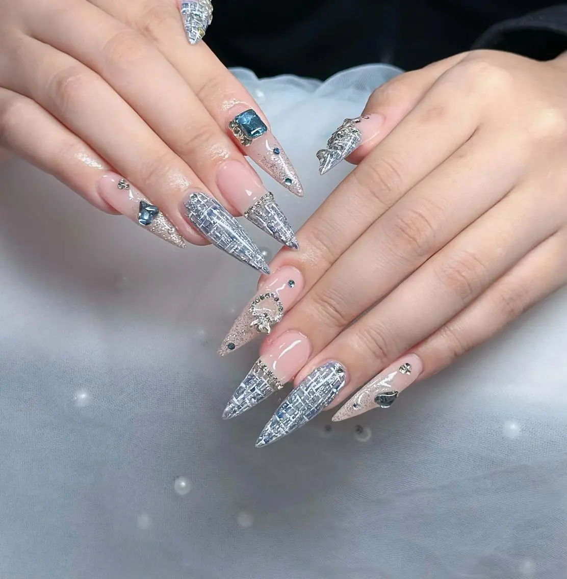 ネイル フレンチネイル ジェルネイル ガラスフレンチ ハロウィン ハート ハンドネイル yuuna hbabynailのネイルデザイン