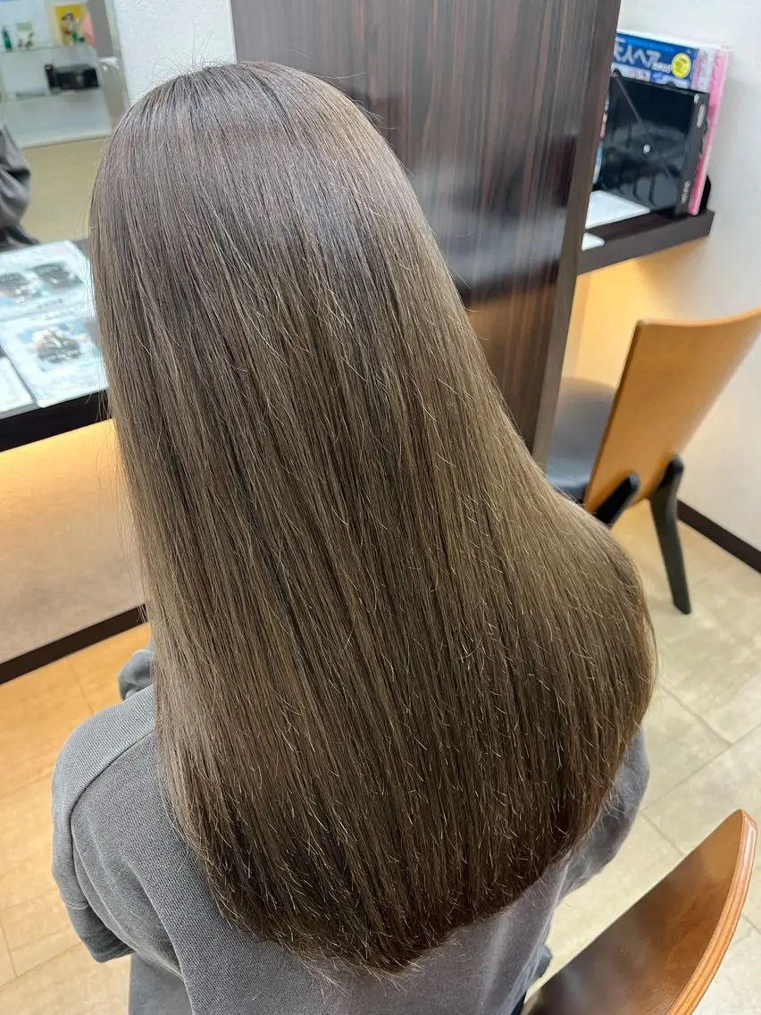 ロング 酸性ストレート こぐれ みあんのヘアスタイル