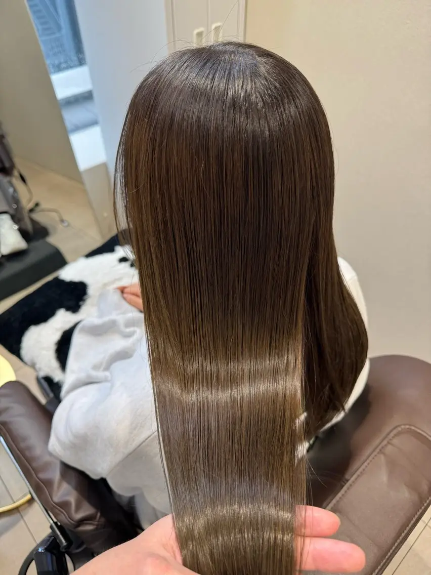 セミロング カラー カット ヘアカラー トリートメント 史上最高の艶感 『髪質改善』tomのヘアスタイル