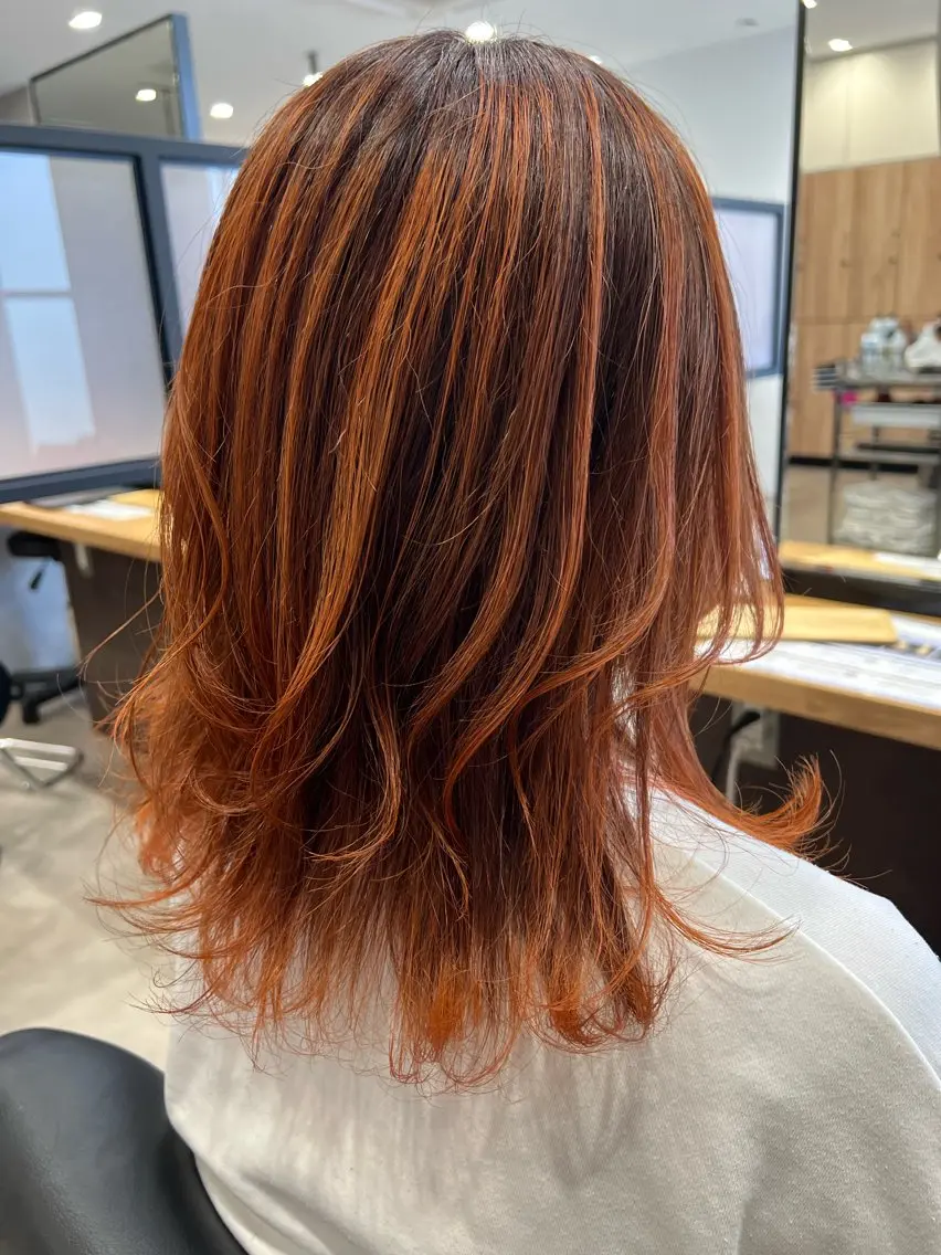 セミロング カラー ハイライトカラー オレンジ ハイライト ブランシェ小幡駅前店 森樹のヘアスタイル