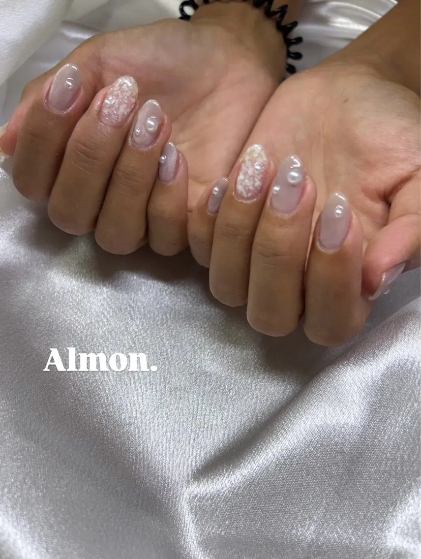 ネイル 𝐀𝐥𝐦𝐨𝐧 .のネイルデザイン
