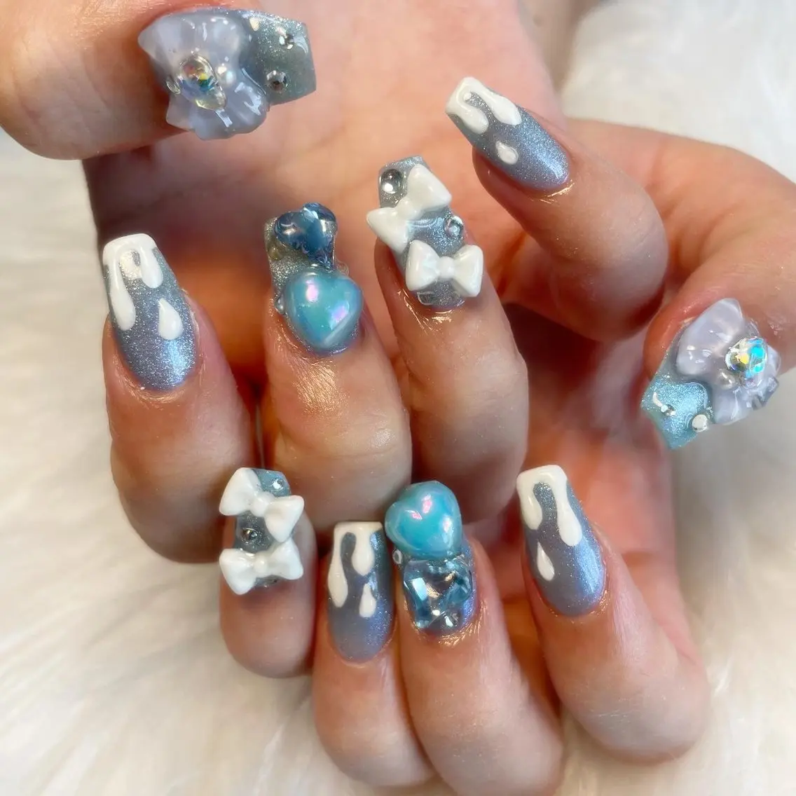 ネイル ハンドネイル ゴテゴテ💙ワンホン リオナのネイルデザイン