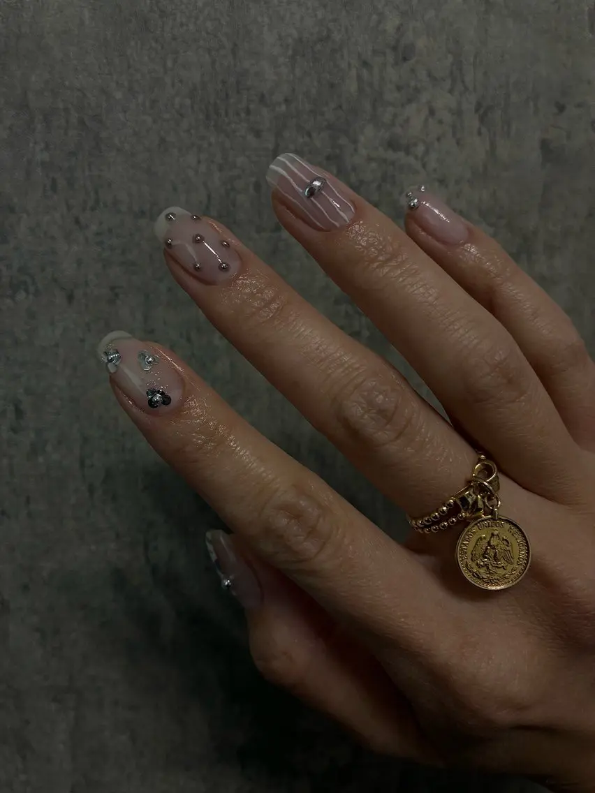 ネイル ニュアンスネイル シンプルネイル ハンドネイル nail salon Lipine 新守山のネイルデザイン