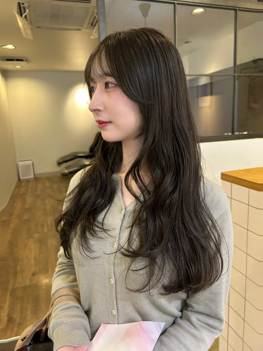 ロング カラー カット ヘアカラー トリートメント 透明感カラー レイヤーカット りなのヘアスタイル
