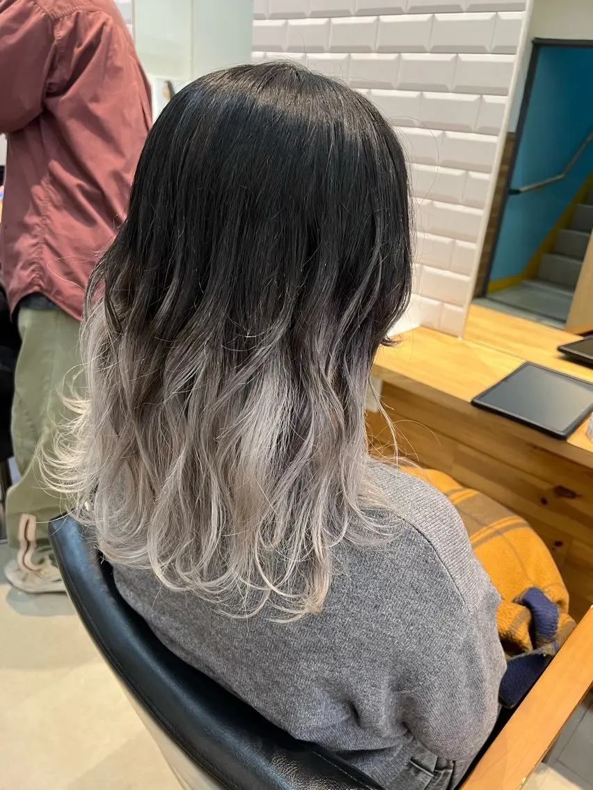 セミロング カット ヘアカラー MATSU 🌟個性派カラーのヘアスタイル