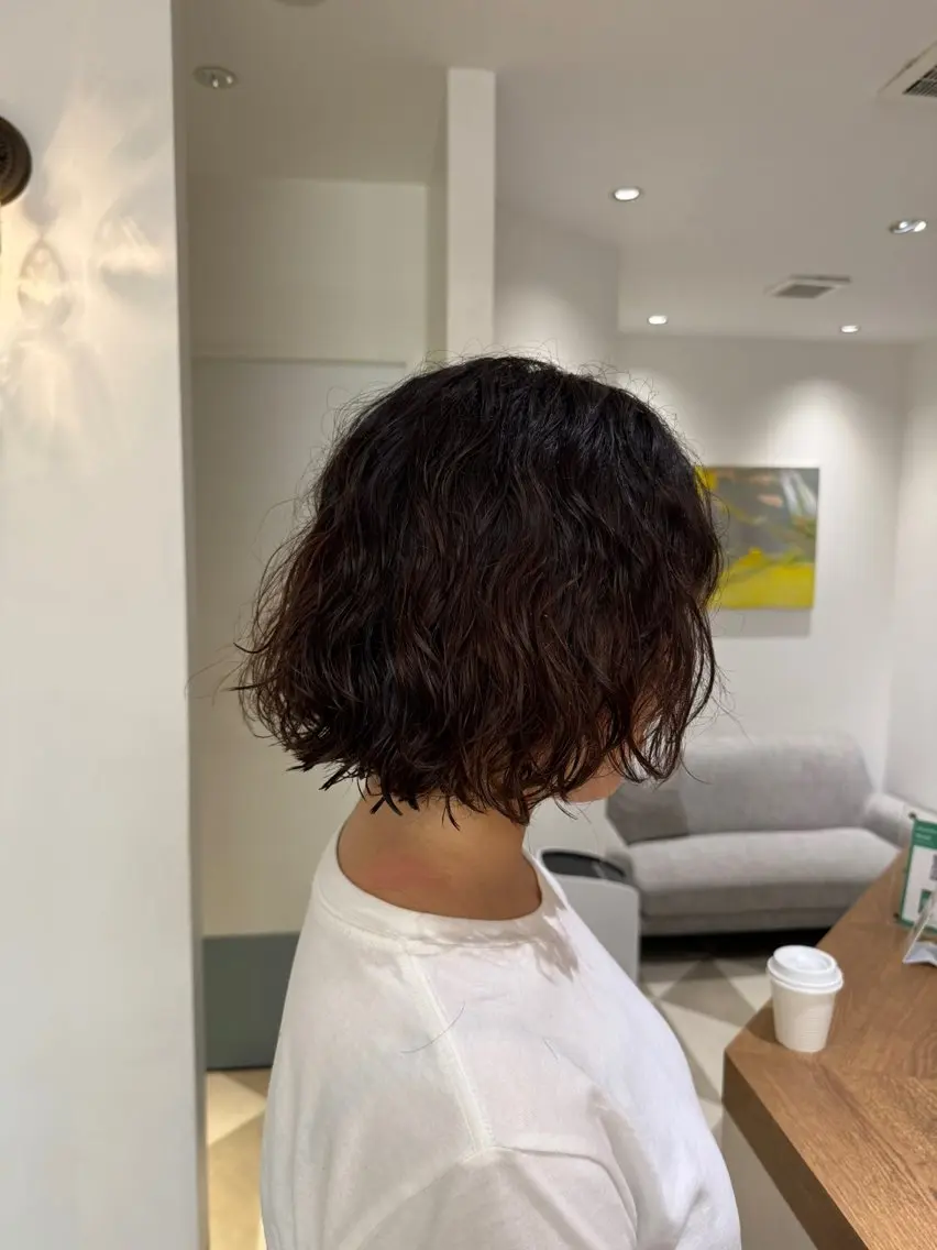 ショート 天真/グレージュ 、透明感カラーのヘアスタイル