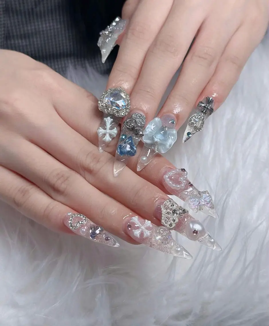 ネイル フレンチネイル ジェルネイル ガラスフレンチ ハロウィン ハート H.baby Nail Salonのネイルデザイン