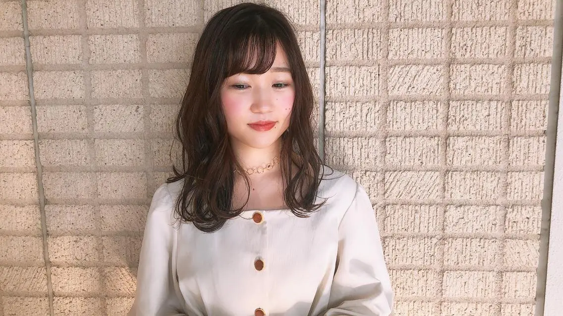 ミディアム カラー ネイル ツヤ髪カラー💎 佐藤あきのヘアスタイル