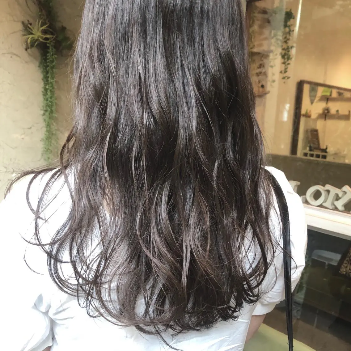 セミロング カット ヘアカラー トリートメント ニイムラ ミキのヘアスタイル