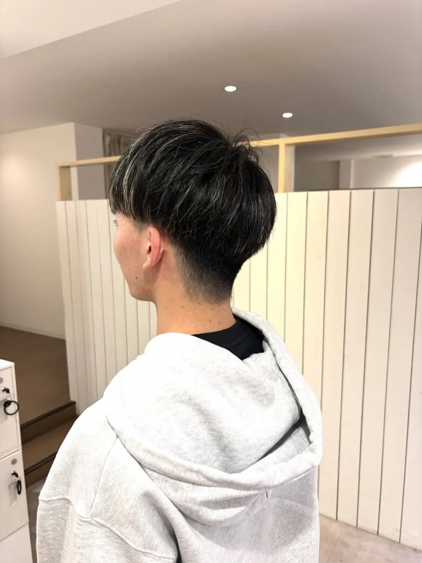 メンズ マッシュ 刈り上げ 新井 美優のヘアスタイル
