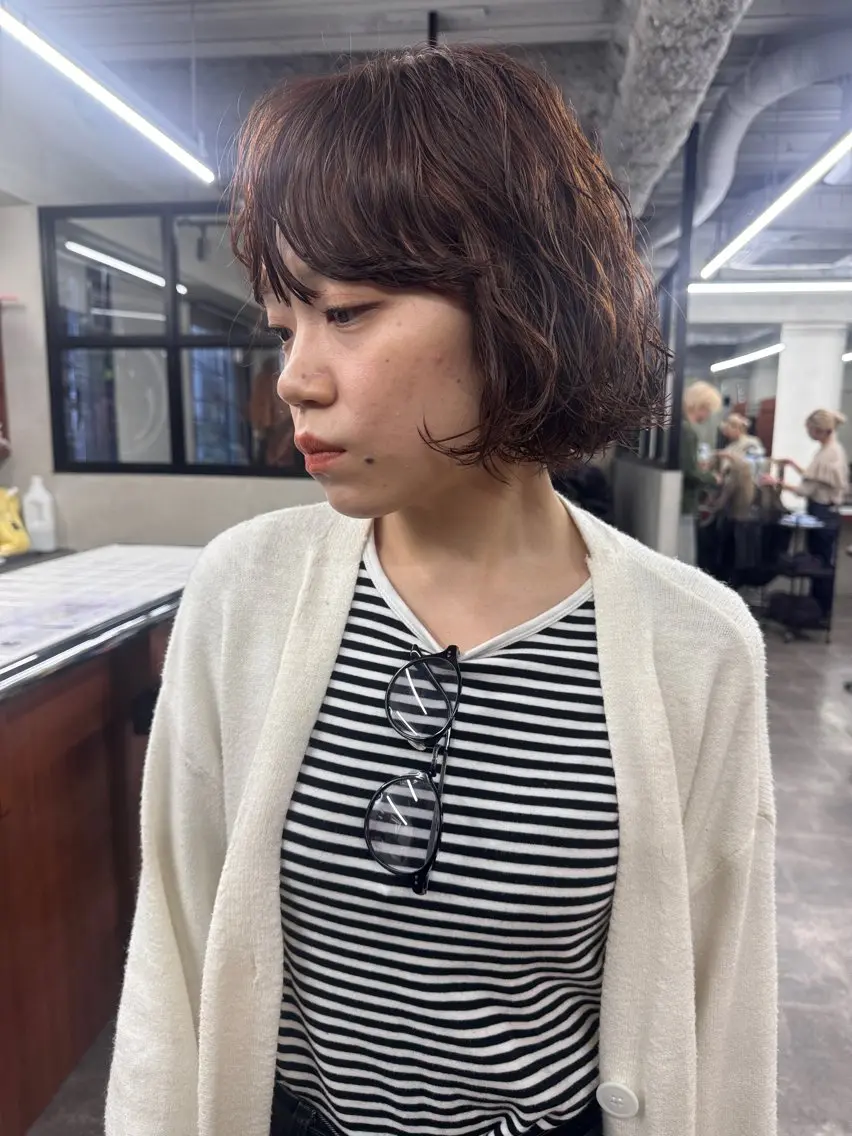ショート パーマ 鎌田健 センターパート/渋谷のヘアスタイル