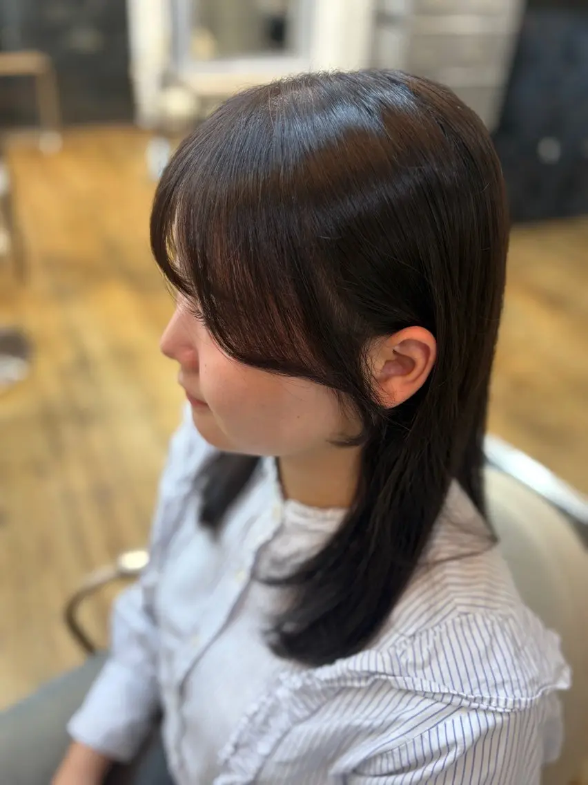 ミディアム 顔周りカット レイヤーカット 艶髪🫧縮毛矯正 しみずりんねのヘアスタイル