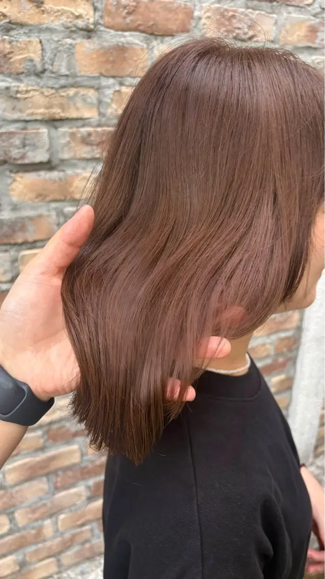 ミディアム 折野 来菜のヘアスタイル