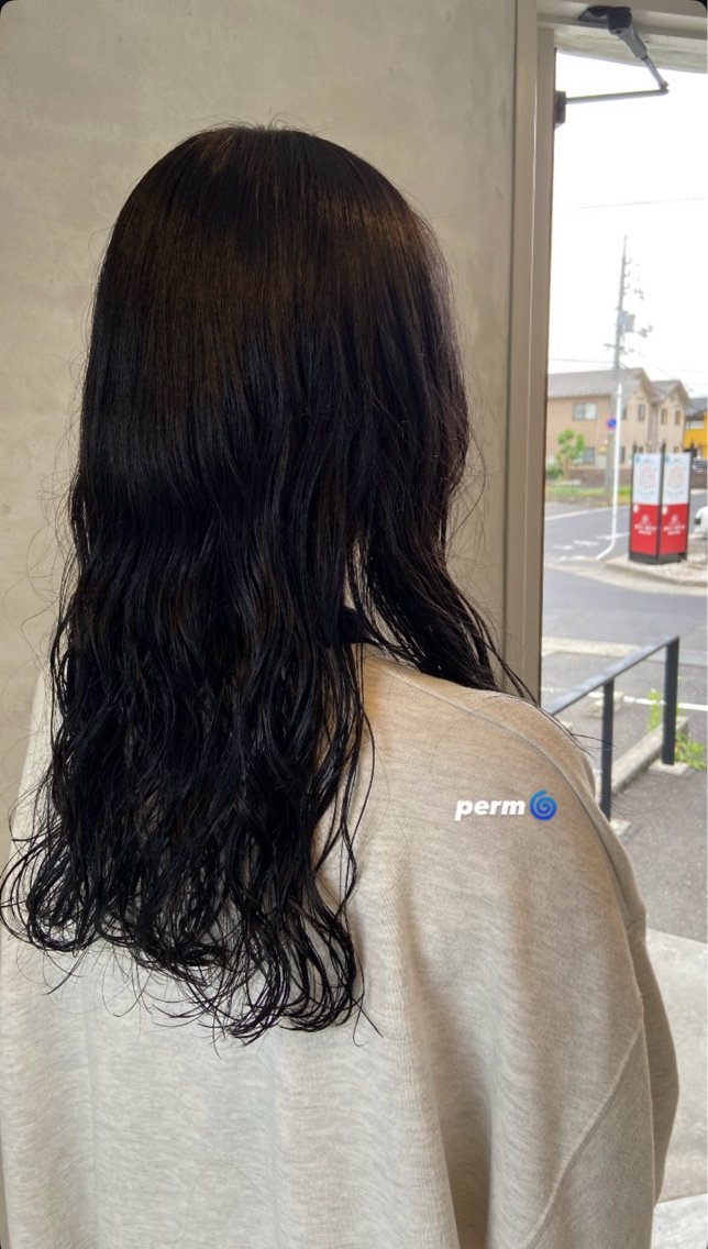 セミロング カット パーマ 足立 七彩のヘアスタイル