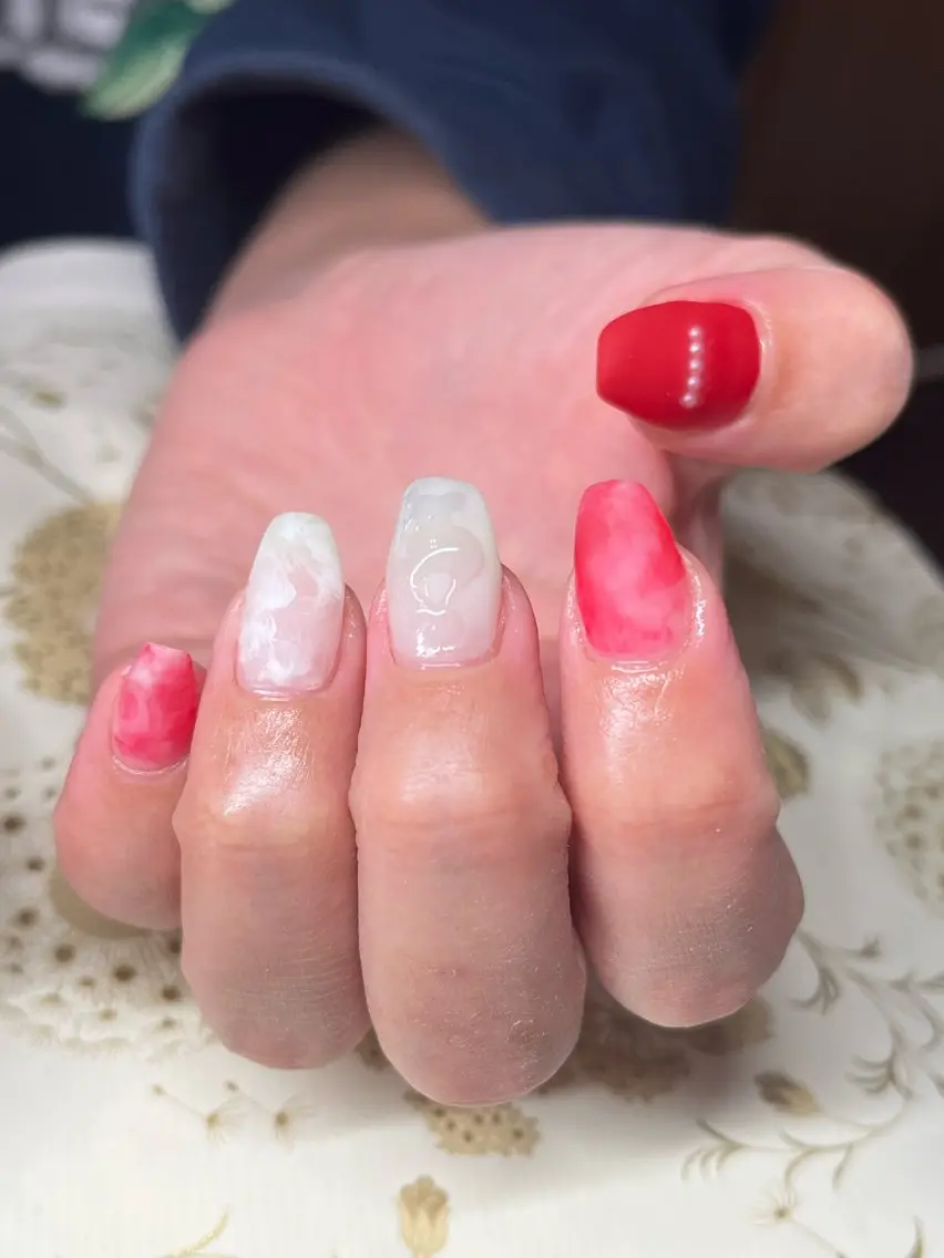 ネイル ニュアンスネイル 赤色 miel nailのネイルデザイン