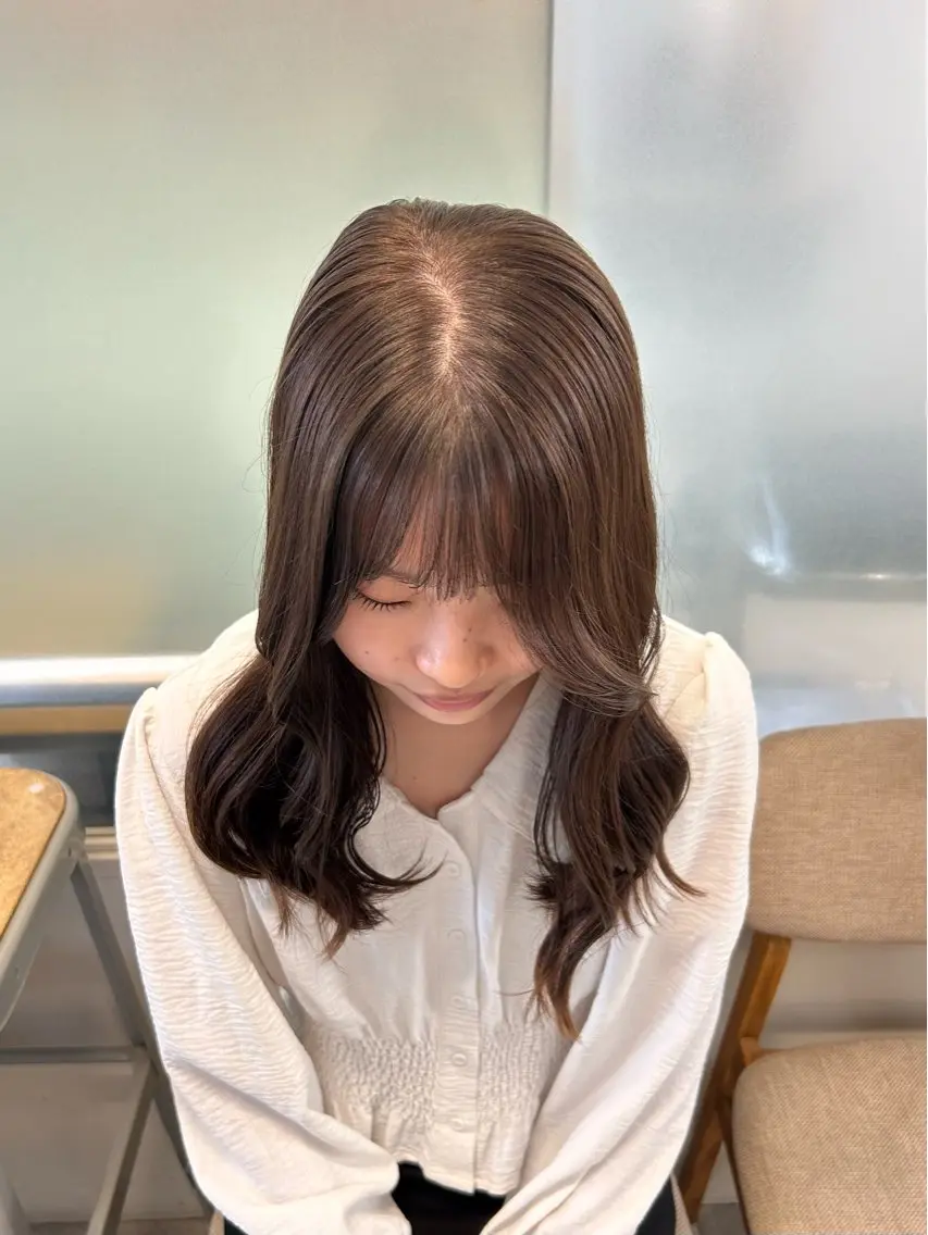 セミロング カラー ベージュカラー ブリーチ ダブルカラー ブリーチなしカラー カット ヘアカラー lomalia moekaのヘアスタイル