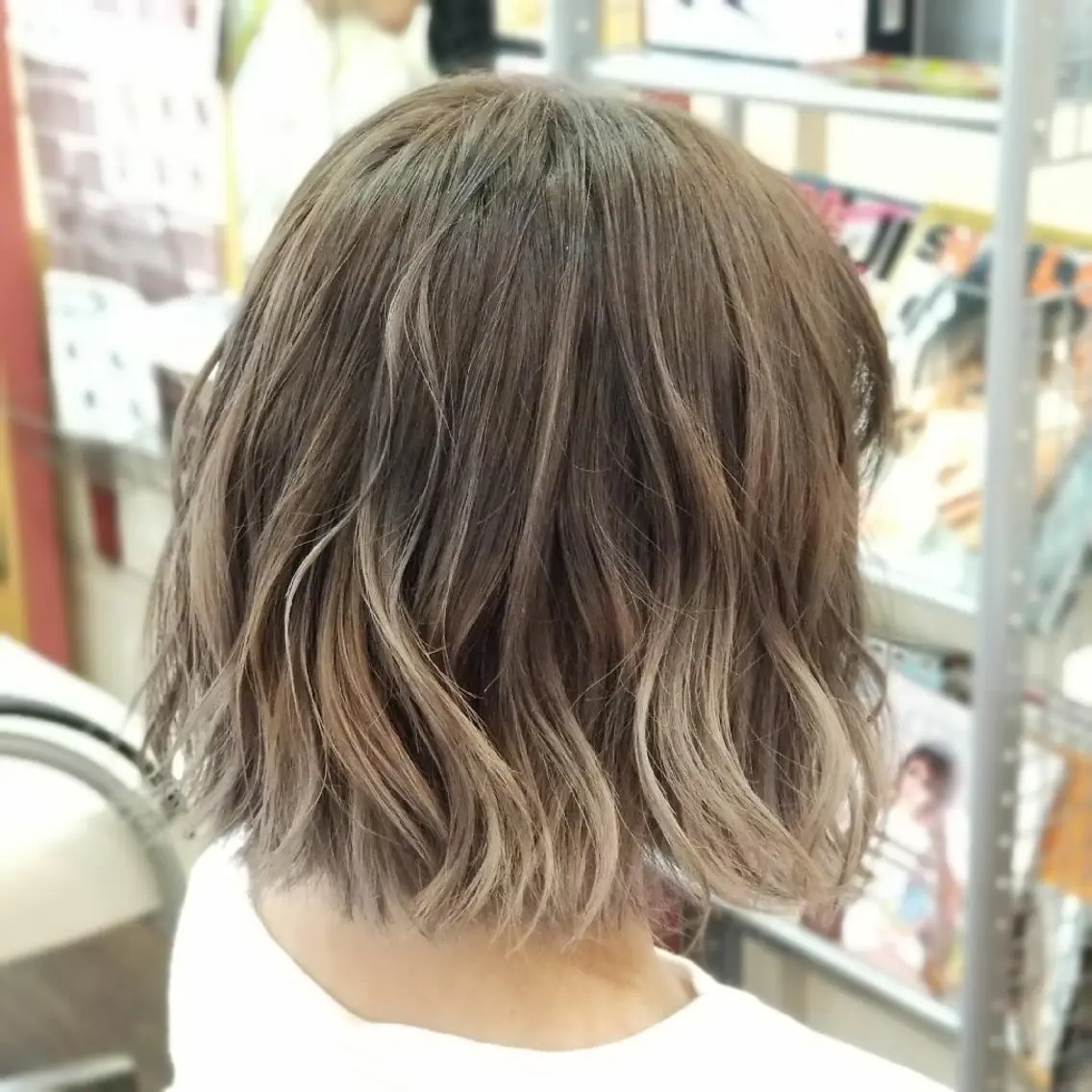ミディアム カラー ブリーチ グラデーションカラー グレージュ ヘアカラー 植田 /エクステ /ブリーチ/髪質改善のヘアスタイル