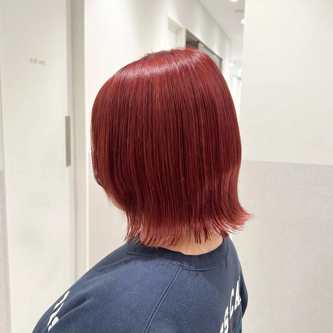 ショート カラー レッドカラー 🩵ブリーチカラー MIORI🩵のヘアスタイル