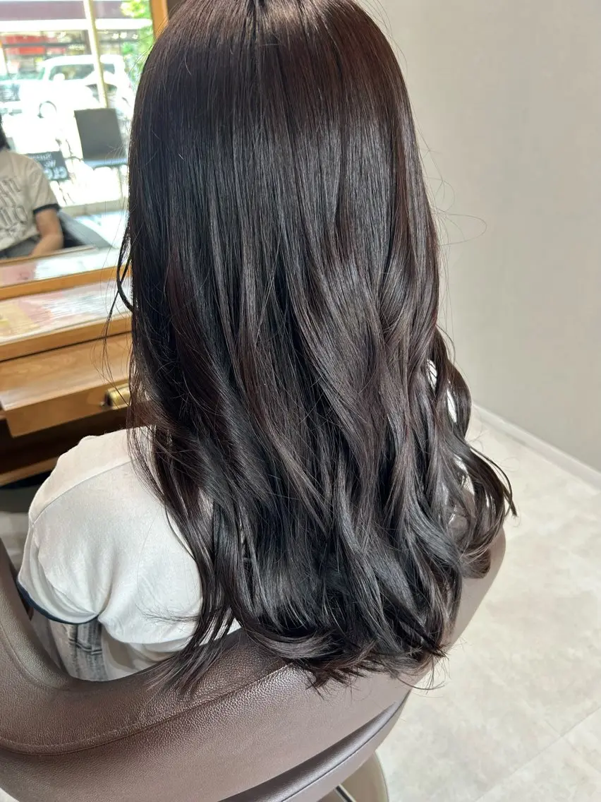 ロング カラー 川筋 桃果のヘアスタイル