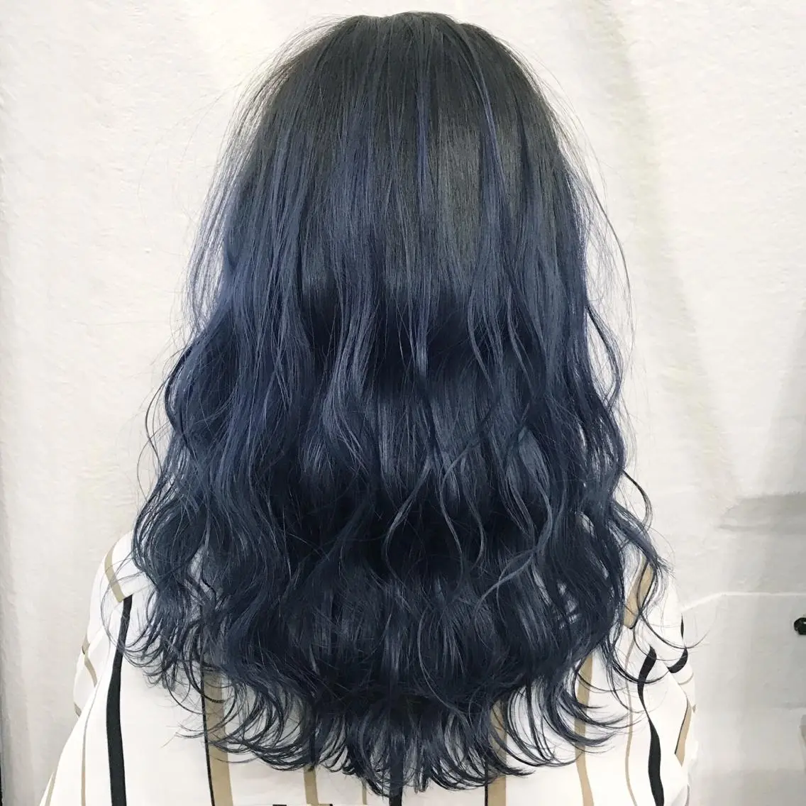 カラー ブリーチ ブルーカラー グラデーションカラー K-POP好き美容師 🇰🇷Kai.Yのヘアスタイル